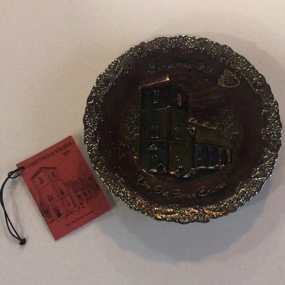 Fenton Christmas 1971 The Old Brick Church Plate vintage